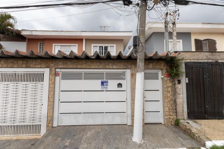 Casa à venda com 171m², 4 quartos e 2 vagasFachada