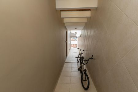 Casa à venda com 171m², 4 quartos e 2 vagasCorredor