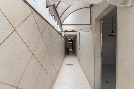 Casa à venda com 171m², 4 quartos e 2 vagasCorredor