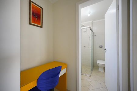 Mesa escritório  de apartamento para alugar com 1 quarto, 50m² em Canto, Florianópolis