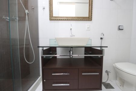 Apartamento à venda com 84m², 2 quartos e 1 vagaBanheiro 