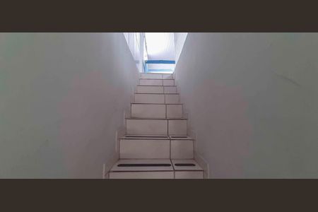 Casa à venda com 250m², 2 quartos e 2 vagasCasa 2 - Acesso a Sala