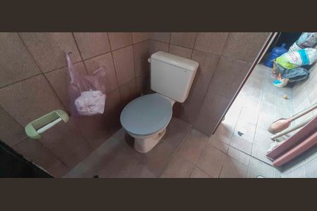 Casa à venda com 250m², 2 quartos e 2 vagas Casa à venda com 250m², 2 quartos e 2 vagasCasa 1 - Banheiro