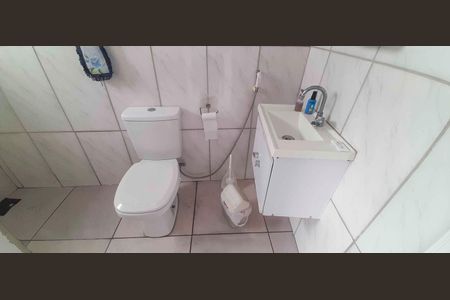 Casa à venda com 250m², 2 quartos e 2 vagas Casa à venda com 250m², 2 quartos e 2 vagasCasa 2 - Banheiro Social