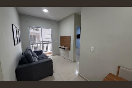 Sala de apartamento para alugar com 2 quartos, 55m² em Jardim Professor Benoa, Barueri