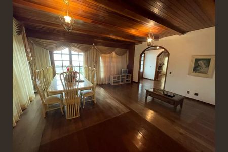 Casa para alugar com 4 quartos, 494m² em Belvedere, Belo Horizonte