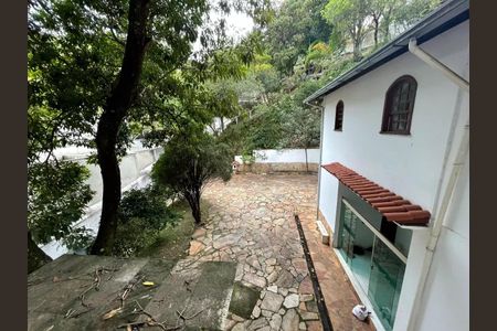 Casa para alugar com 4 quartos, 494m² em Belvedere, Belo Horizonte