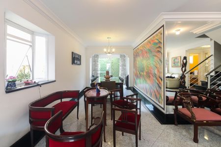 Casa de condomínio à venda com 220m², 4 quartos e 4 vagas Casa de condomínio à venda com 220m², 4 quartos e 4 vagasSala