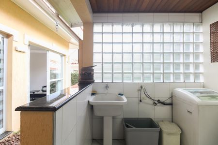 Casa de condomínio à venda com 220m², 4 quartos e 4 vagas Casa de condomínio à venda com 220m², 4 quartos e 4 vagasÁrea de Serviço