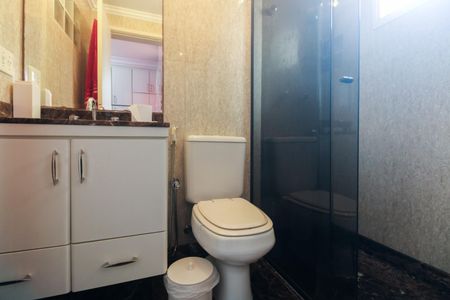 Casa de condomínio à venda com 220m², 4 quartos e 4 vagas Casa de condomínio à venda com 220m², 4 quartos e 4 vagasBanheiro Suíte 2