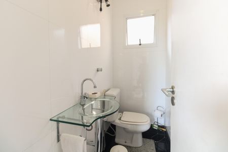 Casa de condomínio à venda com 220m², 4 quartos e 4 vagas Casa de condomínio à venda com 220m², 4 quartos e 4 vagasBanheiro