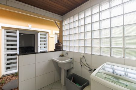 Casa de condomínio à venda com 220m², 4 quartos e 4 vagas Casa de condomínio à venda com 220m², 4 quartos e 4 vagasÁrea de Serviço