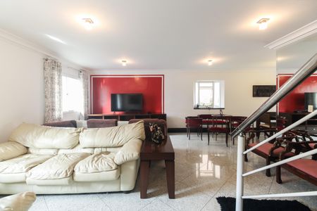 Casa de condomínio à venda com 220m², 4 quartos e 4 vagas Casa de condomínio à venda com 220m², 4 quartos e 4 vagasSala