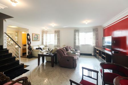 Casa de condomínio à venda com 220m², 4 quartos e 4 vagas Casa de condomínio à venda com 220m², 4 quartos e 4 vagasSala