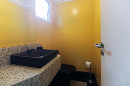 Casa de condomínio à venda com 220m², 4 quartos e 4 vagas Casa de condomínio à venda com 220m², 4 quartos e 4 vagasLavabo