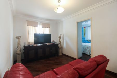 Casa de condomínio à venda com 220m², 4 quartos e 4 vagas Casa de condomínio à venda com 220m², 4 quartos e 4 vagasSala de TV