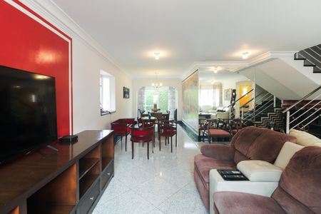 Sala  de casa de condomínio para alugar com 4 quartos, 220m² em Vila Carrão, São Paulo