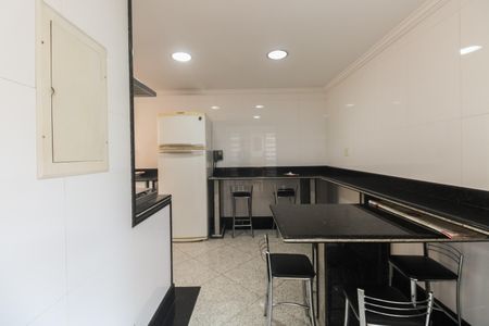 Casa de condomínio à venda com 220m², 4 quartos e 4 vagas Casa de condomínio à venda com 220m², 4 quartos e 4 vagasCozinha