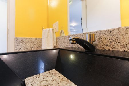 Casa de condomínio à venda com 220m², 4 quartos e 4 vagas Casa de condomínio à venda com 220m², 4 quartos e 4 vagasLavabo