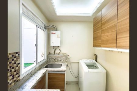 Área de Serviço  de apartamento para alugar com 2 quartos, 58m² em Humaitá, Porto Alegre