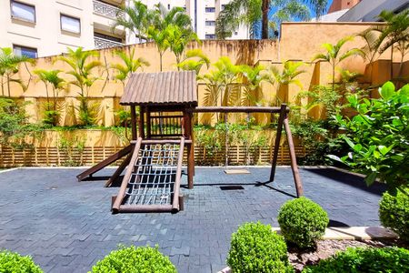 Apartamento à venda com 205m², 4 quartos e 4 vagasÁrea comum - Playground