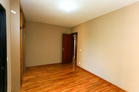 Apartamento à venda com 205m², 4 quartos e 4 vagasSuíte 3