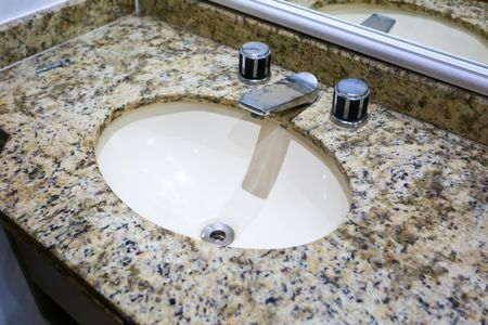 Apartamento à venda com 205m², 4 quartos e 4 vagasBanheiro da Suíte 1