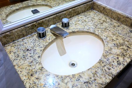 Apartamento à venda com 205m², 4 quartos e 4 vagasBanheiro da Suíte 2