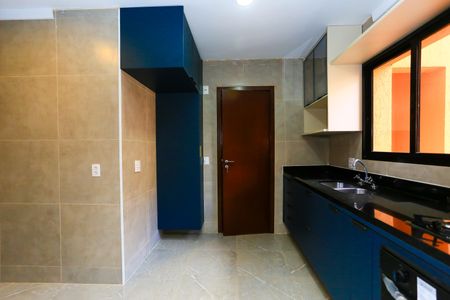 Apartamento à venda com 205m², 4 quartos e 4 vagasCozinha