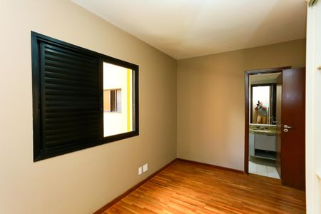 Apartamento à venda com 205m², 4 quartos e 4 vagasSuíte 2