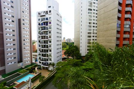 Apartamento à venda com 205m², 4 quartos e 4 vagasVista da Suíte 1
