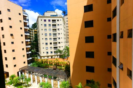 Apartamento à venda com 205m², 4 quartos e 4 vagasVista da Suíte 2