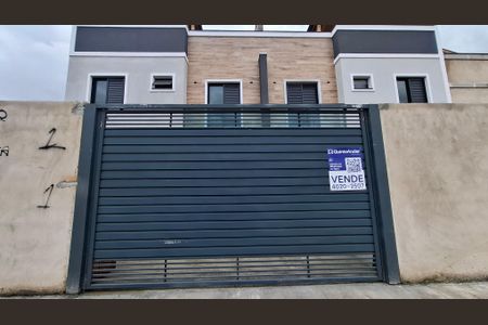 Casa à venda com 83m², 3 quartos e 2 vagasFachada