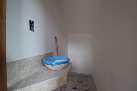 Casa à venda com 83m², 3 quartos e 2 vagasLavabo 1
