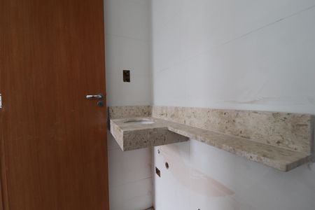 Casa à venda com 83m², 3 quartos e 2 vagasBanheiro Quarto 1 suíte