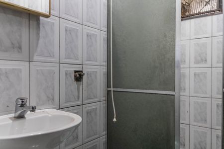 Casa à venda com 360m², 6 quartos e 4 vagas Casa à venda com 360m², 6 quartos e 4 vagasKitnet - Banheiro