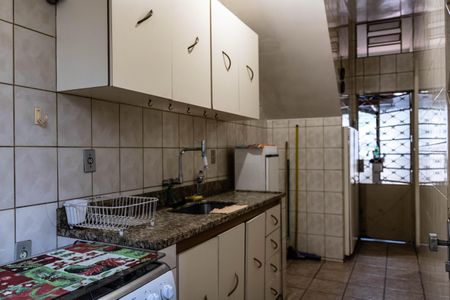 Casa à venda com 360m², 6 quartos e 4 vagas Casa à venda com 360m², 6 quartos e 4 vagasCasa 1 - Cozinha