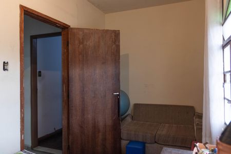 Casa à venda com 360m², 6 quartos e 4 vagas Casa à venda com 360m², 6 quartos e 4 vagasCasa 2 - Quarto 3