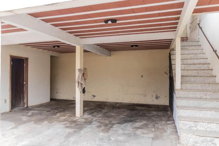 Casa à venda com 360m², 6 quartos e 4 vagas Casa à venda com 360m², 6 quartos e 4 vagasGaragem
