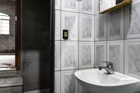 Casa à venda com 360m², 6 quartos e 4 vagas Casa à venda com 360m², 6 quartos e 4 vagasKitnet - Banheiro