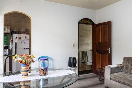 Casa à venda com 360m², 6 quartos e 4 vagas Casa à venda com 360m², 6 quartos e 4 vagasCasa 2 - Sala