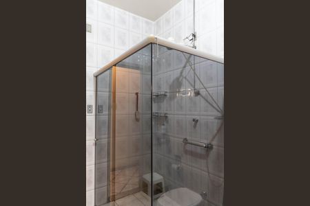 Casa à venda com 360m², 6 quartos e 4 vagas Casa à venda com 360m², 6 quartos e 4 vagasCasa 1 - Banheiro