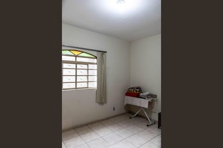 Casa à venda com 360m², 6 quartos e 4 vagas Casa à venda com 360m², 6 quartos e 4 vagasCasa 1 - Quarto 2