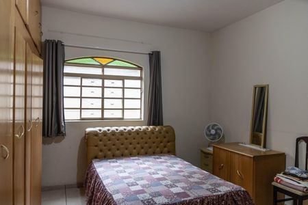 Casa à venda com 360m², 6 quartos e 4 vagas Casa à venda com 360m², 6 quartos e 4 vagasCasa 1 - Quarto 1