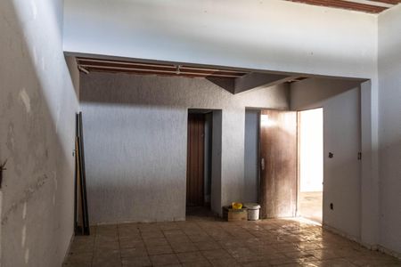 Casa à venda com 360m², 6 quartos e 4 vagas Casa à venda com 360m², 6 quartos e 4 vagasSala Comercial