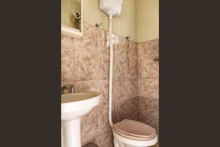 Casa à venda com 360m², 6 quartos e 4 vagas Casa à venda com 360m², 6 quartos e 4 vagasCasa 2 - Banheiro de Serviço