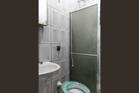 Casa à venda com 360m², 6 quartos e 4 vagas Casa à venda com 360m², 6 quartos e 4 vagasKitnet - Banheiro