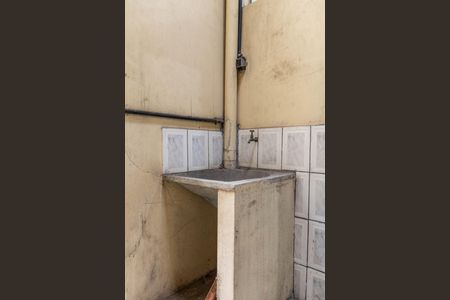 Casa à venda com 360m², 6 quartos e 4 vagas Casa à venda com 360m², 6 quartos e 4 vagasKitnet - Área de Serviço