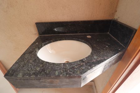 Casa à venda com 90m², 3 quartos e 3 vagasLavabo  Cobertura