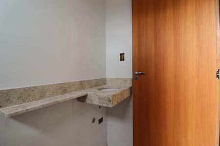 Casa à venda com 90m², 3 quartos e 3 vagasBanheiro Quarto 1 suíte